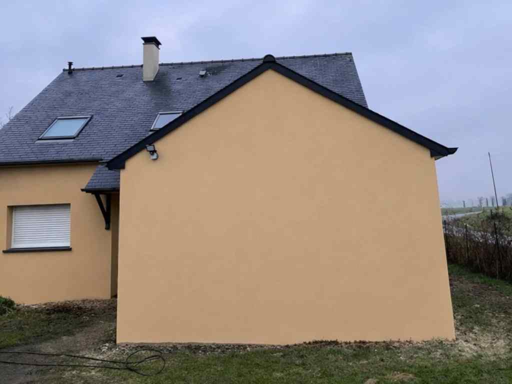 Pignon de façade après rénovation de l'enduit extérieur